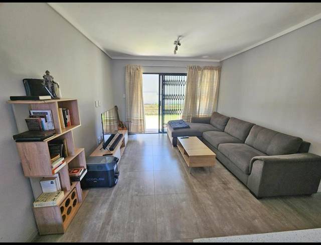 2 BEDROOM APARTMENT FOR SALE IN MENLO PARK